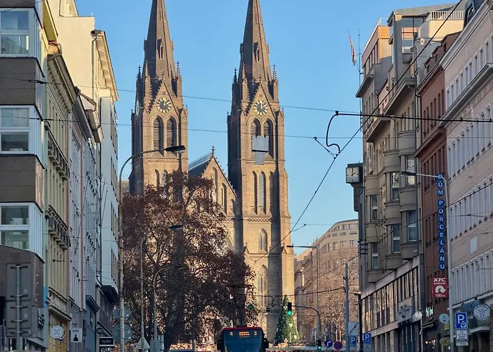Prague's Hidden Pearl - Center براغ